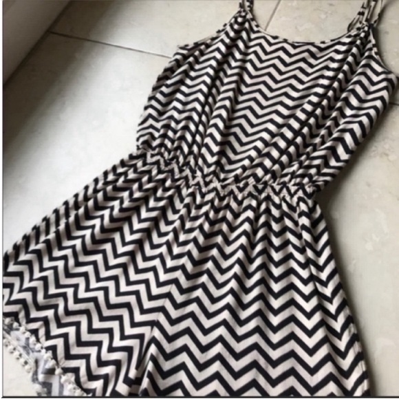 Chevron Patterned Romper - Picture 6 of 6